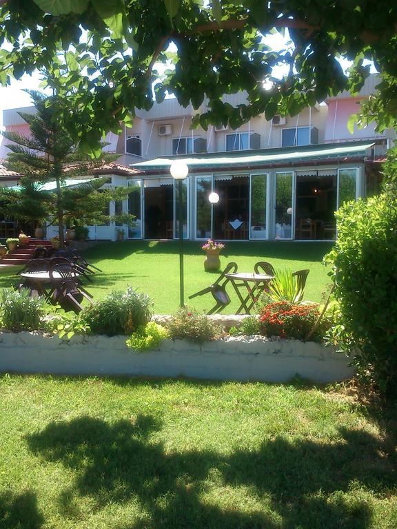 Evoikos Beach & Resort Livanátai Extérieur photo
